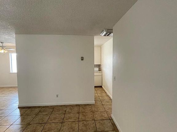 2nd image of 7158 Palo Alto Ave Uppr B