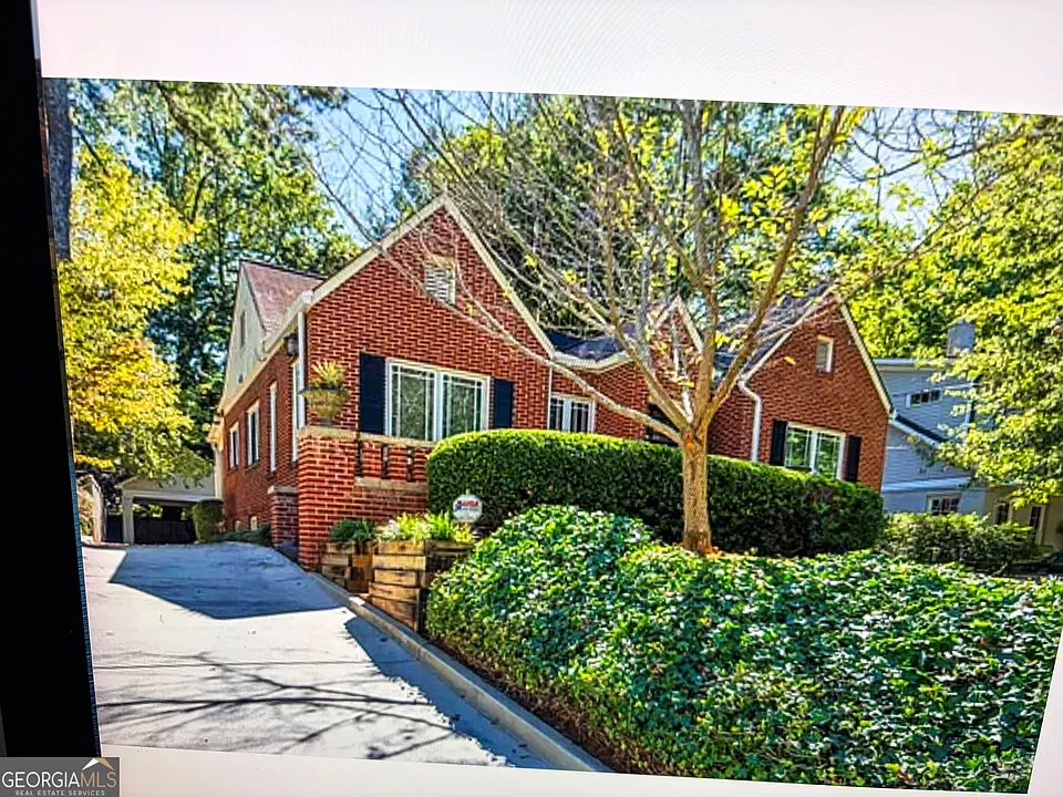 707 Cumberland Rd NE