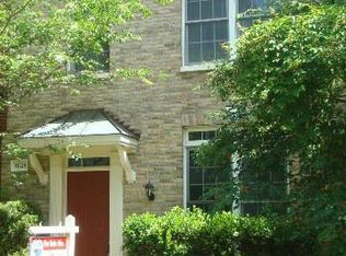 11728 Valley Ridge Cir, Fairfax, VA 22033