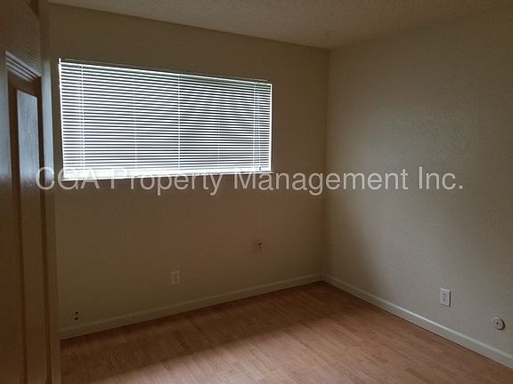 3rd image of 2651 McGregor Dr