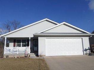 618 Mineral Creek Dr, Colona, IL 61241