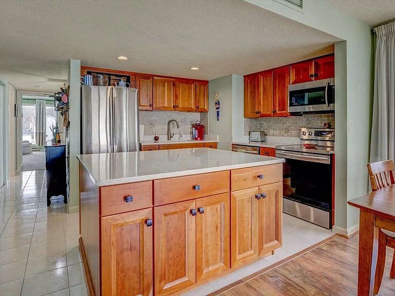 1 Seacliff Ave #3A — Photo 8