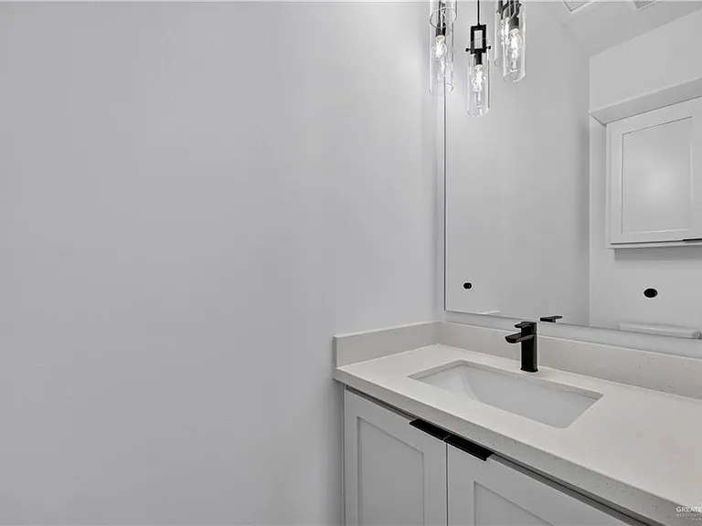 1017 Dolores St — Photo 11