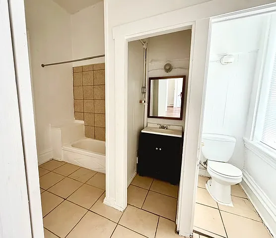 206 E 8th St #6 — Photo 11