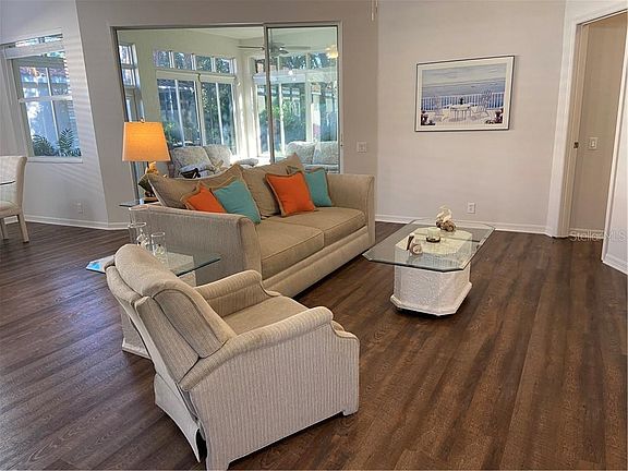 5th image of 422 Pinewood Lake Dr