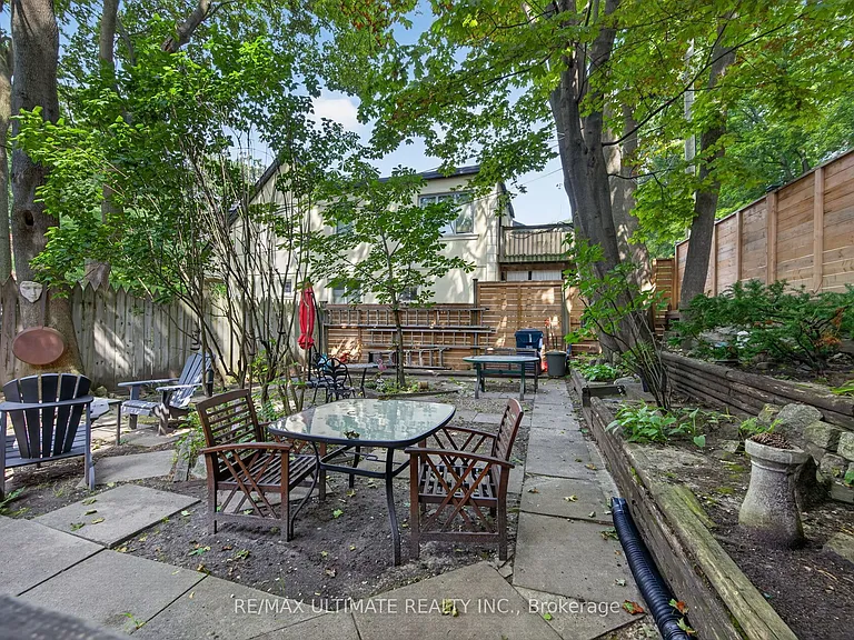 2360 Queen St E #3 — Photo 19