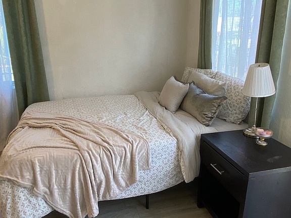 3rd image of 644 W 81st St #4