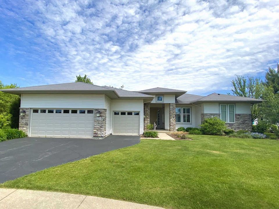 1st image of 12225 W Acorn Ct