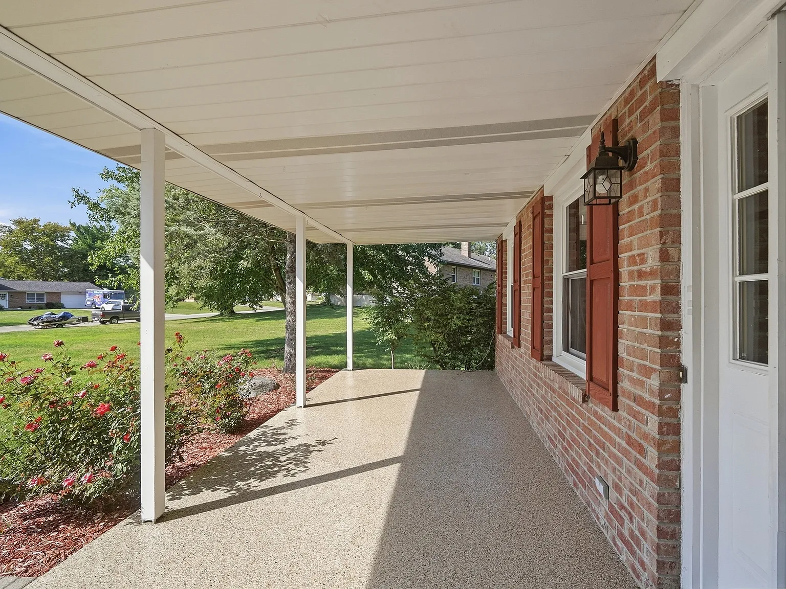 5 bed, 2265 sqft, $2,995 — Photo 3
