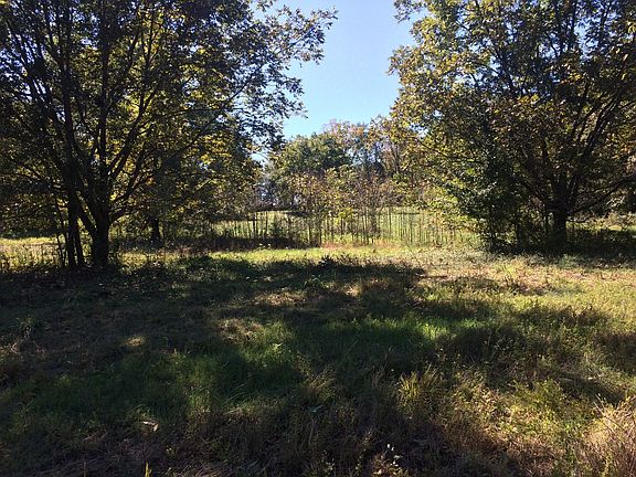 Serene private acreage