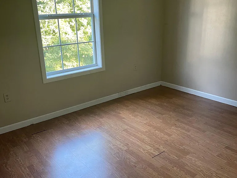 1006 Dr Charles Johnson Ave — Photo 11