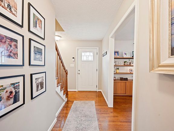 4th image of 120 Mullbury Pl