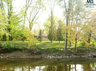 15601 Millar Rd, Clinton Twp, MI 48036