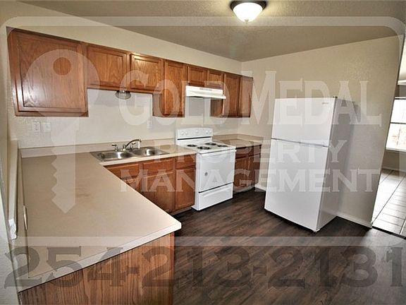 3rd image of 3205 Hereford Ln APT A