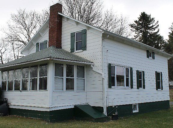3rd image of 102 College Ave