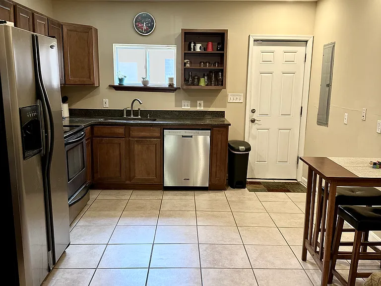 1115 Race St — Photo 5