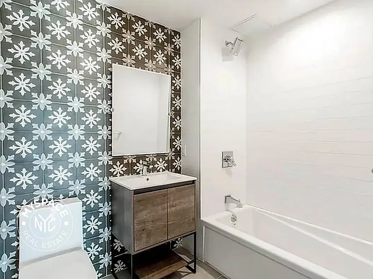2021 Farragut Rd #3C — Photo 9
