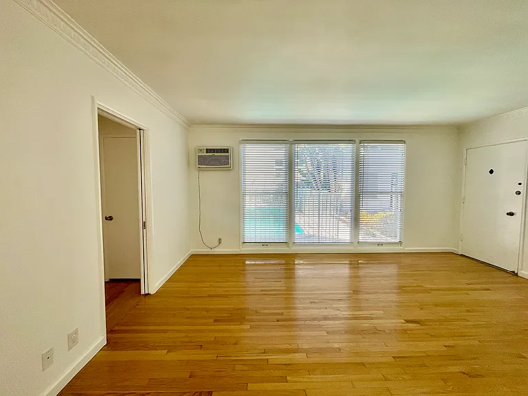 1266 N Laurel Ave #3 — Photo 2
