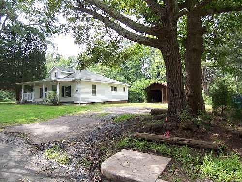 2nd image of 2825 Holloway St
