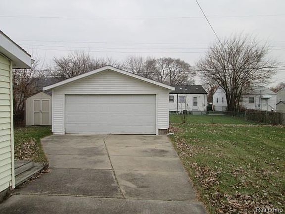 5th image of 11099 Essex Ave
