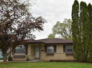 6901 N 40th Pl, Milwaukee, WI 53209