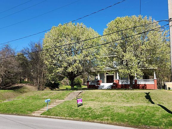 2nd image of 1198 Perry St