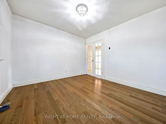 5th image of 1905 Lockhart Rd