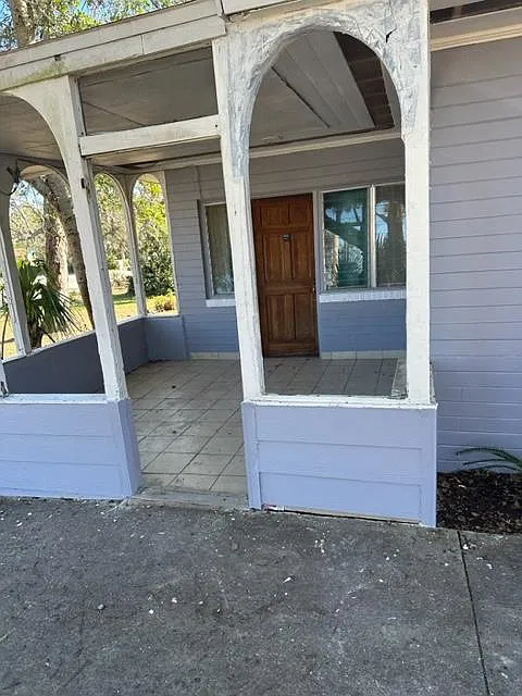 3 bed, 1956 sqft, $1,650 — Photo 2