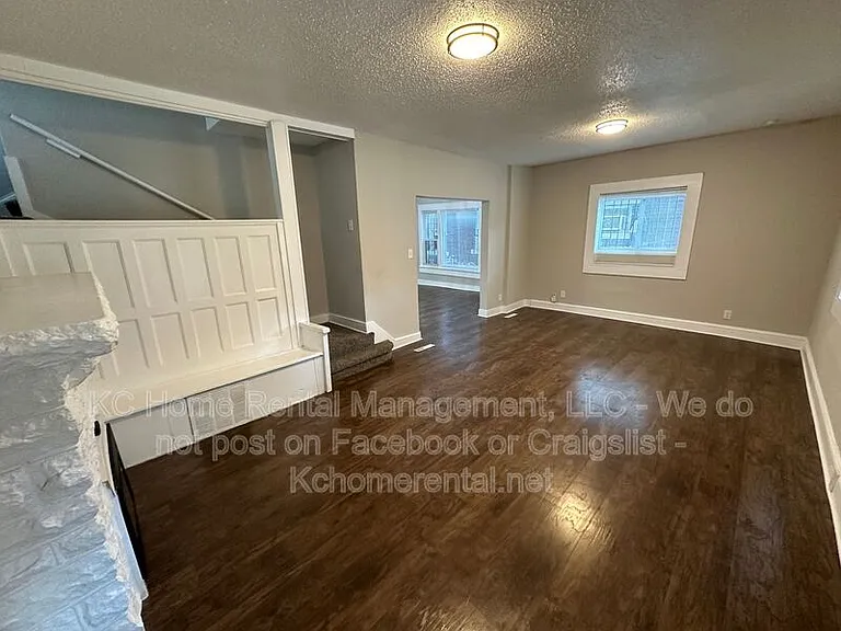 3016 E 32nd St — Photo 15
