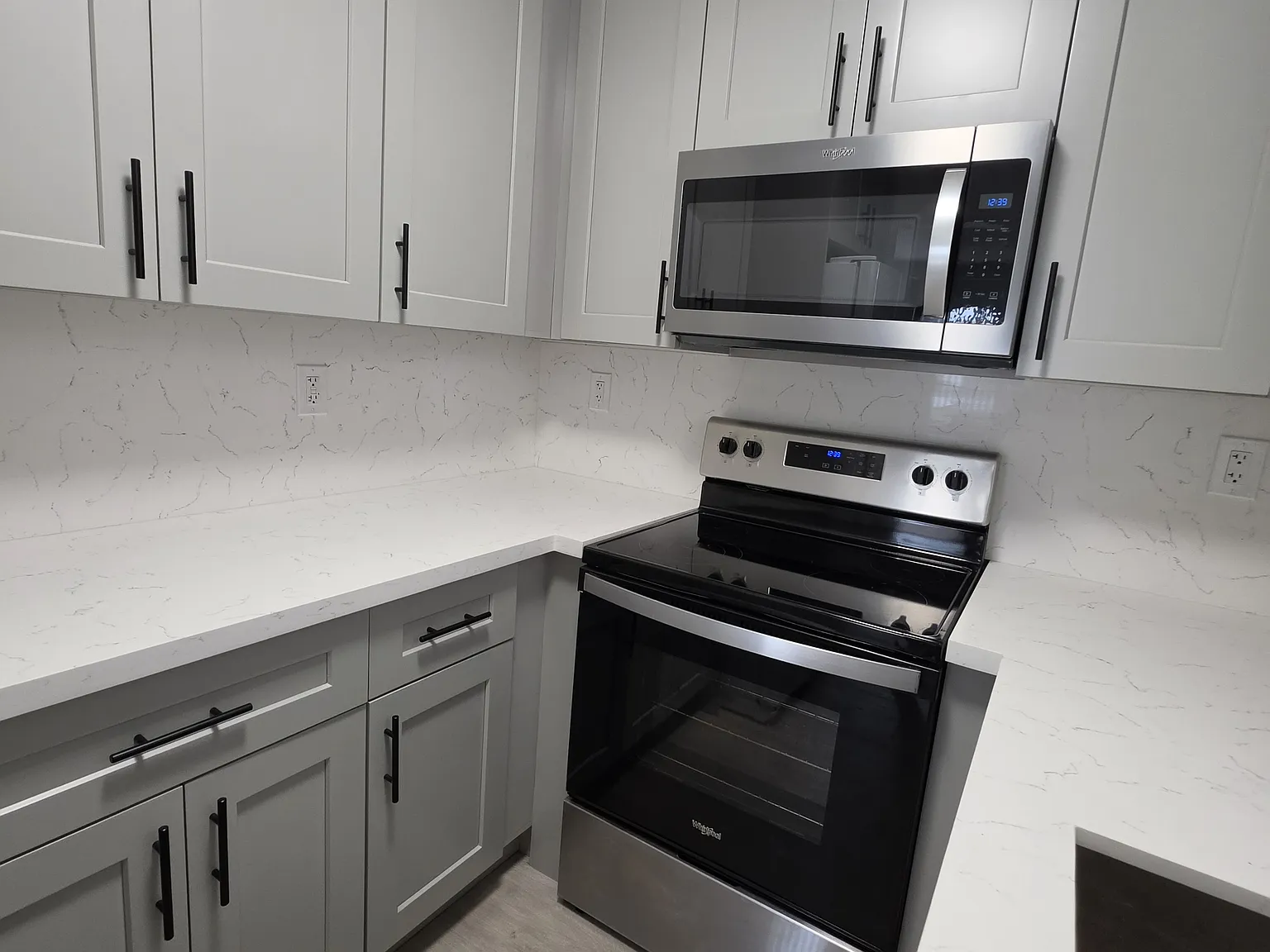 2 bed, 990 sqft, $2,200 — Photo 3