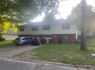 809 Citadel Dr, Weston, MO 64098