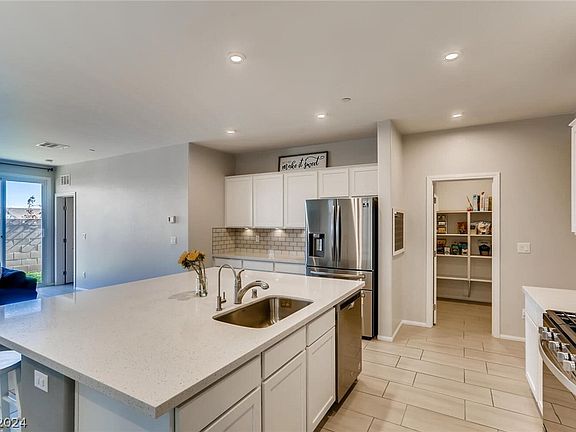 4th image of 4184 Eagle Island St