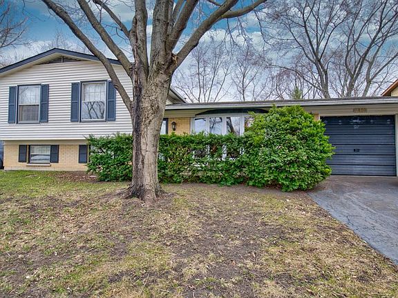 3rd image of 7810 Kensington Ln