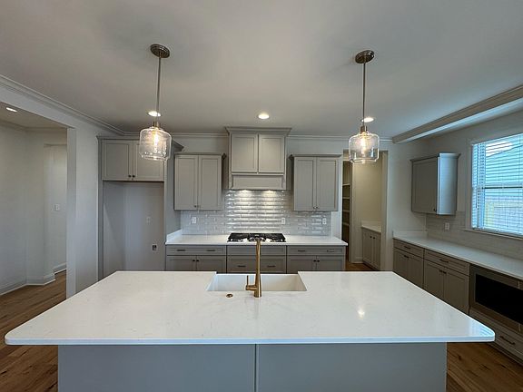 5th image of 11512 Sunsparkler Way