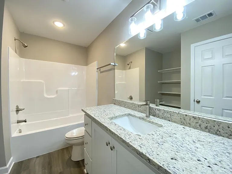 627 Timberline Rd — Photo 6