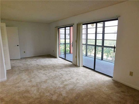 5th image of 9742 S Belfort Cir #102