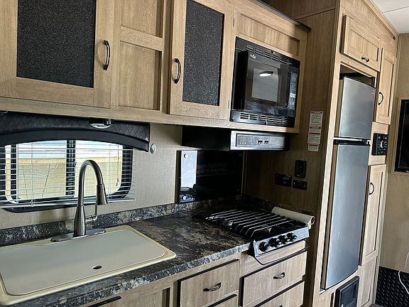 5th image of 2760 NE 16th Ave