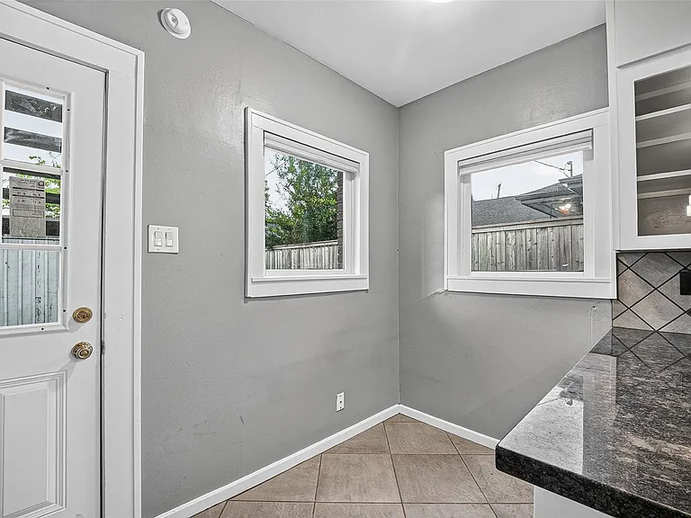1758 Hawthorne St #1 — Photo 15