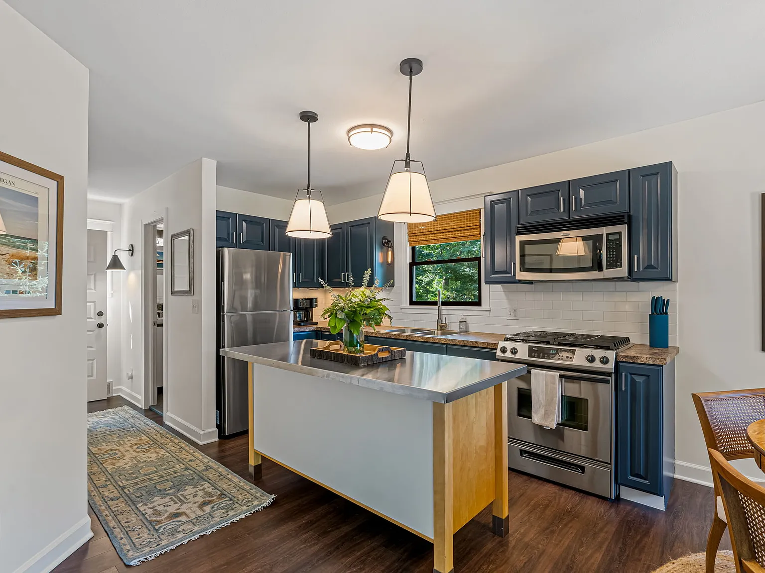 2 bed, 1050 sqft, $4,750 — Photo 3