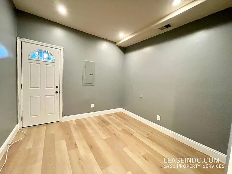 68 V St NW #1 — Photo 26