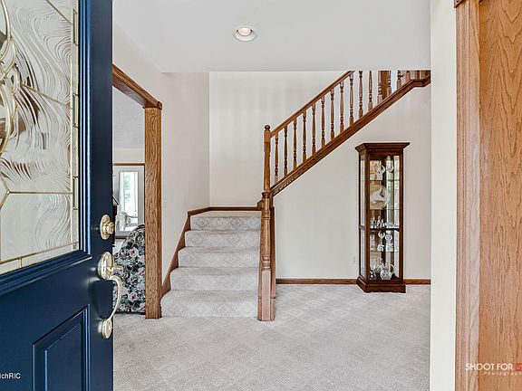 5th image of 6326 Baldwin St