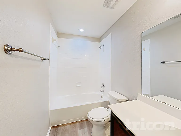 221 Thoroughbred St — Photo 14