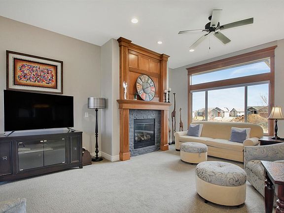 4th image of 4718 N Emerald Ct