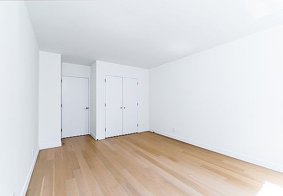 4th image of 301 W 53rd St APT 19G