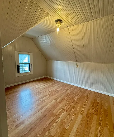 384 Gregory St — Photo 4