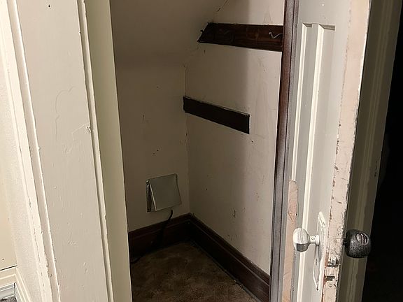2nd image of 108-114 E 6th St #1