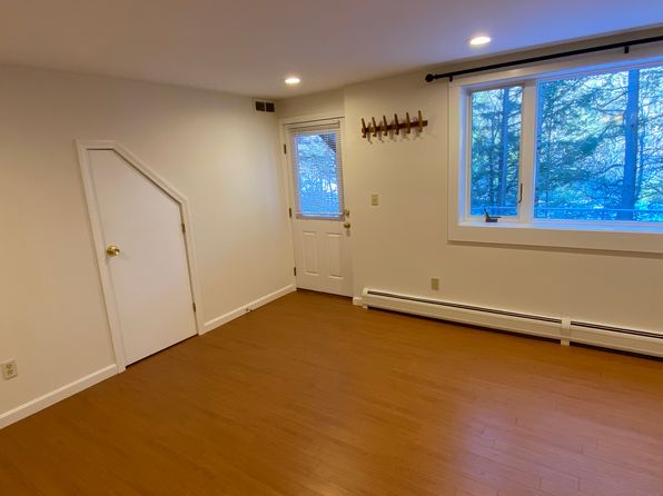 35 Folding Hills Rd #2