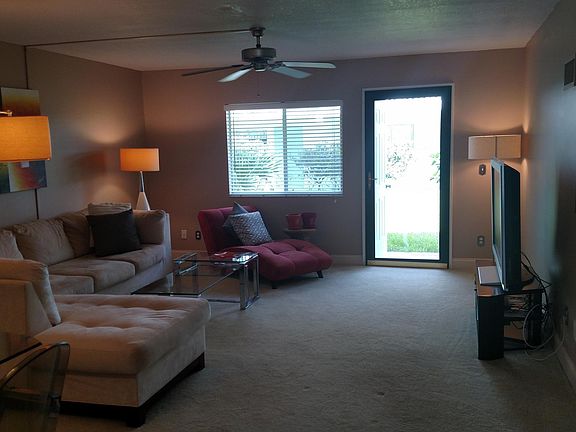 4th image of 55 Vining Ct #1060