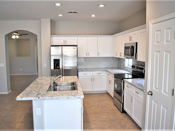 5th image of 16012 W Tohono Dr