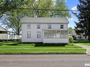 109 S Cedar St, Washington, IL 61571